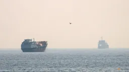 US Strikes Iran for Fourth Day, Reimposes Naval Blockade