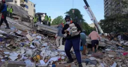 Strong Earthquakes Kill 164 in Venezuela, Acting President Says