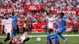 Vinicius Jr. Strikes Early as Real Madrid Edges Sevilla 1-0