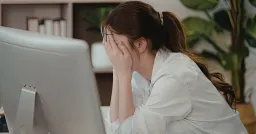 8 Subtle Signs Your Colleague Is Burning Out