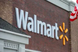 Walmart and Taco Bell Pull Taylor Farms Lettuce Over Cyclospora Outbreak Fears