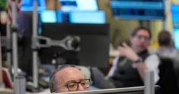Wall Street Plunges Amid Escalating Iran Conflict and Tech Sell-Off