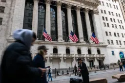 Institutions Hesitate on Tokenized Stocks