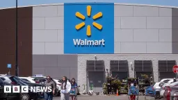 Walmart Warns US Shoppers Cut Spending as Gas Prices Surge
