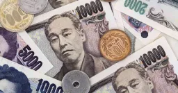 Options Traders Hedge Against Yen Volatility Ahead of US Holiday