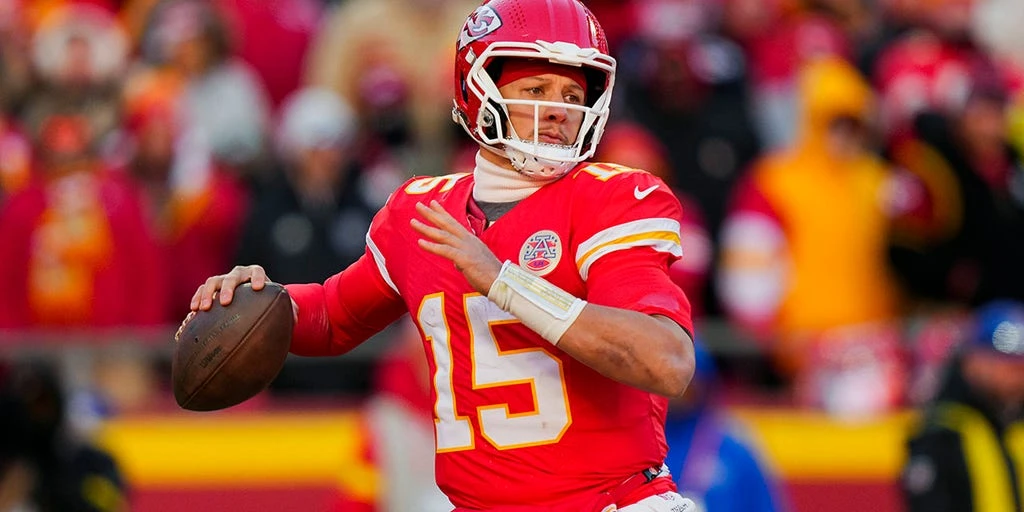 Chiefs Acquire Justin Fields as Mahomes Backup
