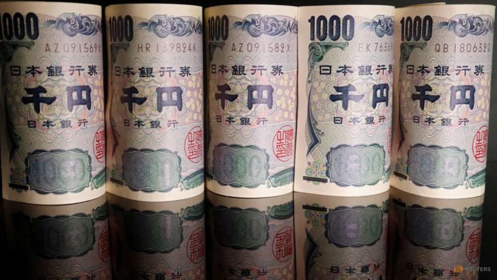 S&P Affirms Japan's Debt Rating, Warns of Cut if Yen Weakens