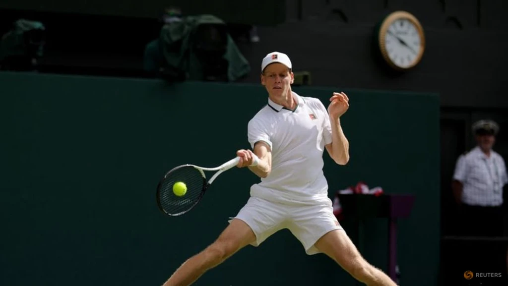 Sinner Advances Smoothly at Wimbledon, Sets Italian Record