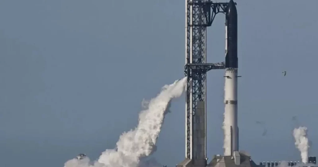 SpaceX Launches Upgraded Starship V3 on Debut Test Flight