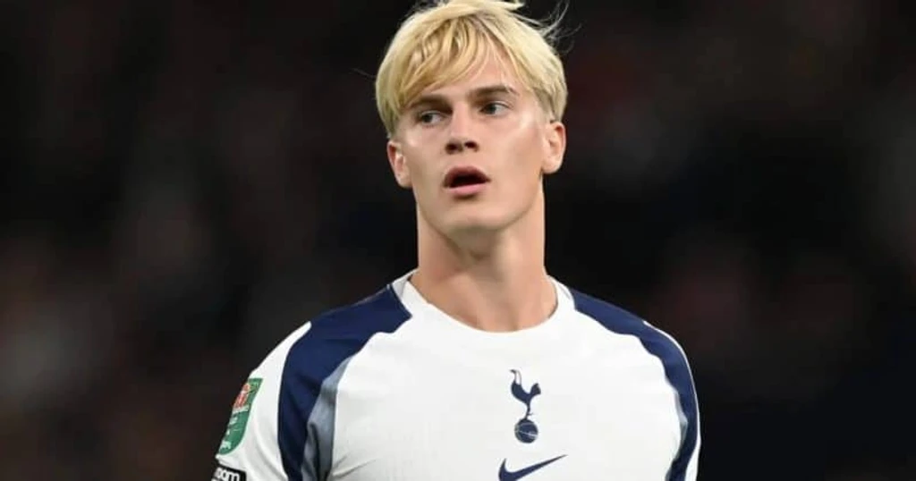 Lucas Bergvall Seeks Transfer from Tottenham Hotspur This Summer