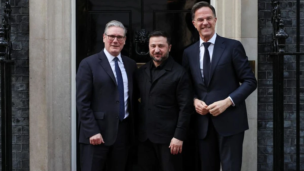 Starmer Urges Zelenskyy to Keep Focus on Ukraine Amid Regional Tensions