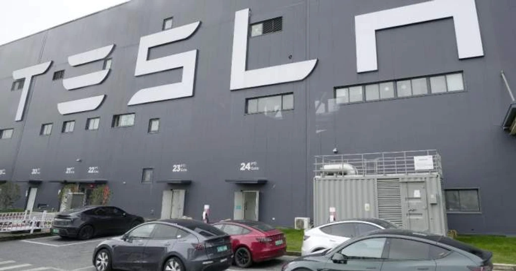 Texas Family Sues Tesla After Autopilot Crash Kills 76-Year-Old Woman