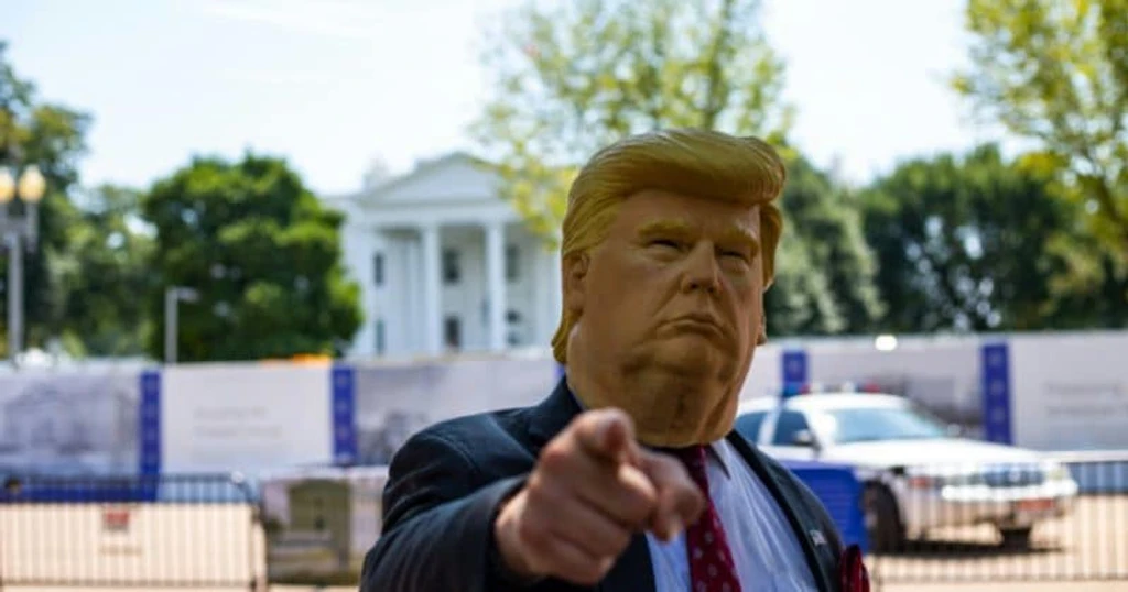 Trump Pushes Banks to Ally with Crypto Firms on Market Structure Bill