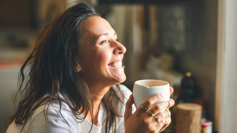 Tea vs. Coffee: The Health Showdown for Modern Professionals