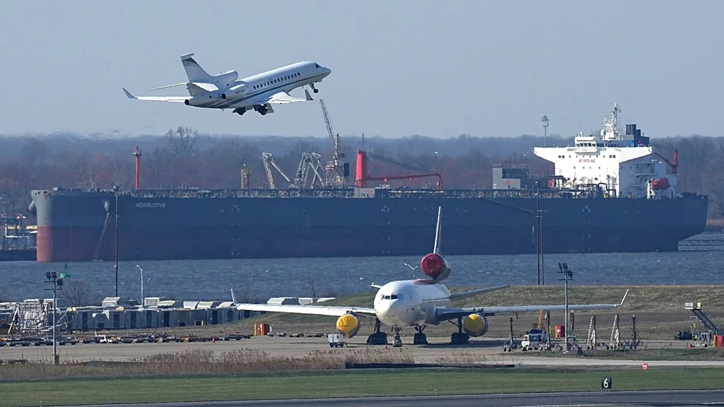 Jet Fuel Crisis: Should You Book Holiday Flights Now?