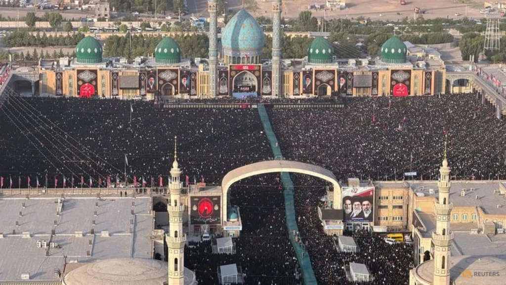 Tankers Attacked in Hormuz Amid Iran Funeral Mourning for Khamenei