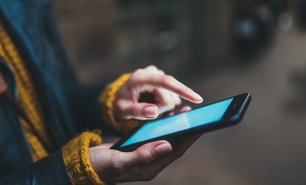 Text Messages Outperform Phone Calls in Boosting Colon Cancer Screening