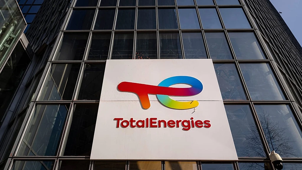 TotalEnergies Profits $1 Billion from Middle East Oil Trade Amid Strait of Hormuz Crisis