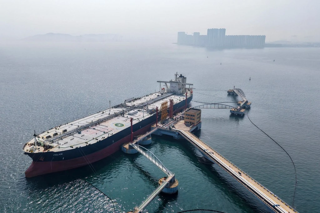Trump’s Oil Waiver Risks Bolstering Iran’s Financial Power