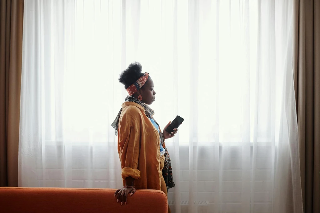 Smartphone Use Reshapes Deep Thinking, Demanding Cognitive Recalibration