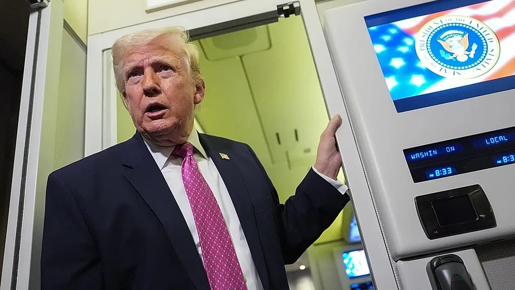 Trump Threatens to Destroy Iran's Key Oil Hub