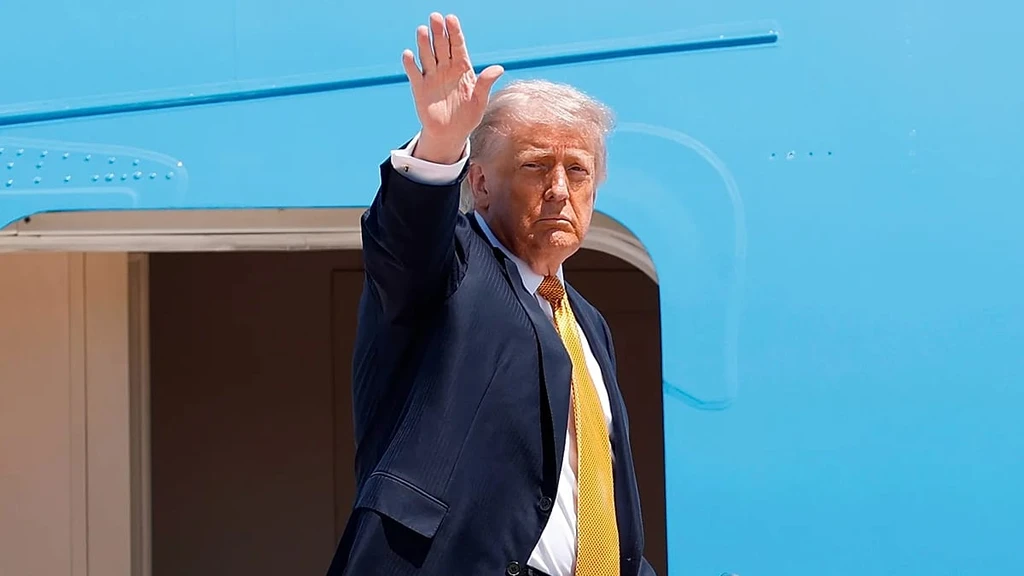 Trump to Push Xi on 'Opening Up' China During High-Stakes Beijing Summit