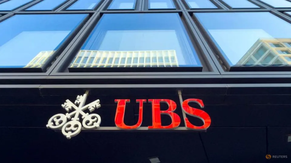 UBS Boosts Big Tech Bond Sale Forecast Amid AI Spending Surge