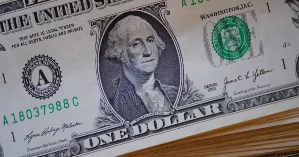 Dollar Holds Steady as Markets Await Iran Signals and Central Bank Moves
