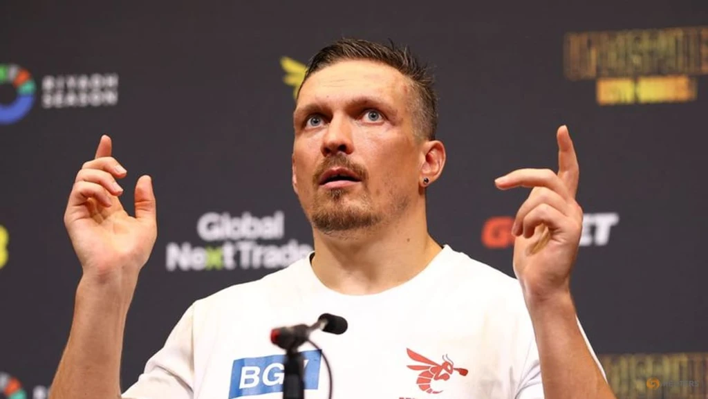 Usyk to Defend WBC Title Against Kickboxing Champion Verhoeven in Egypt