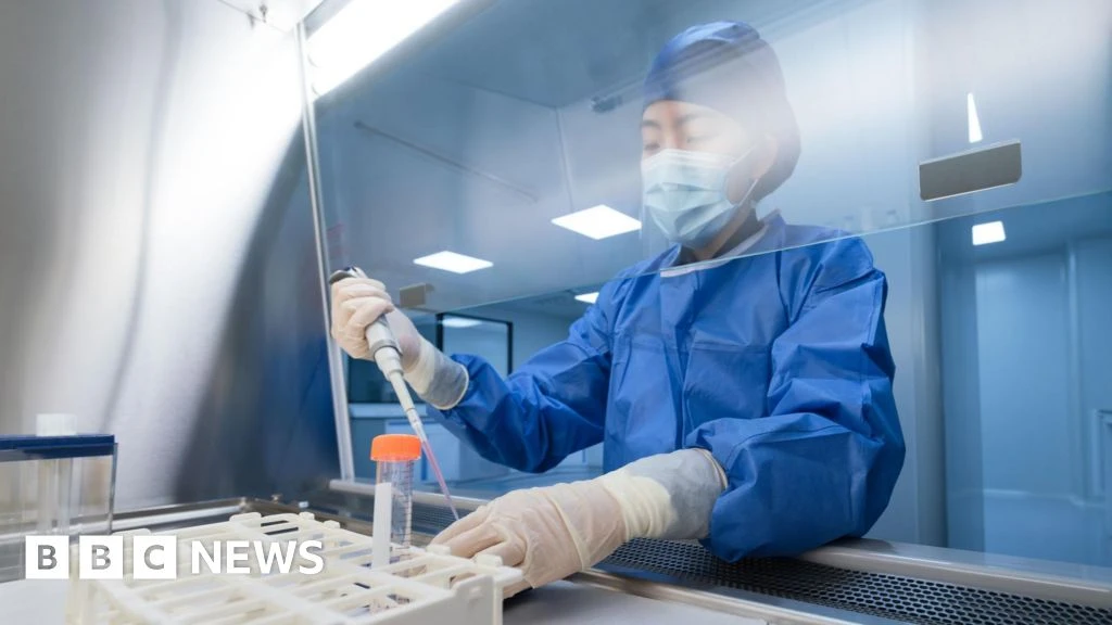 Oxford Scientists Fast-Track New Ebola Vaccine Amid DR Congo Outbreak