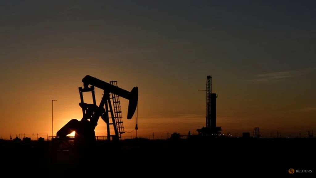 US Oil Prices Surge After Military Strikes Against Iran