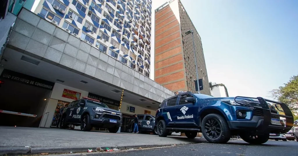 US Labels Brazil's Comando Vermelho, PCC as Terrorists, Escalating Financial Risks