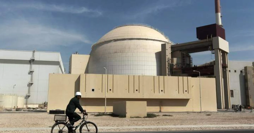 Trump Delays Iran Power Plant Strikes Amid Hormuz Talks