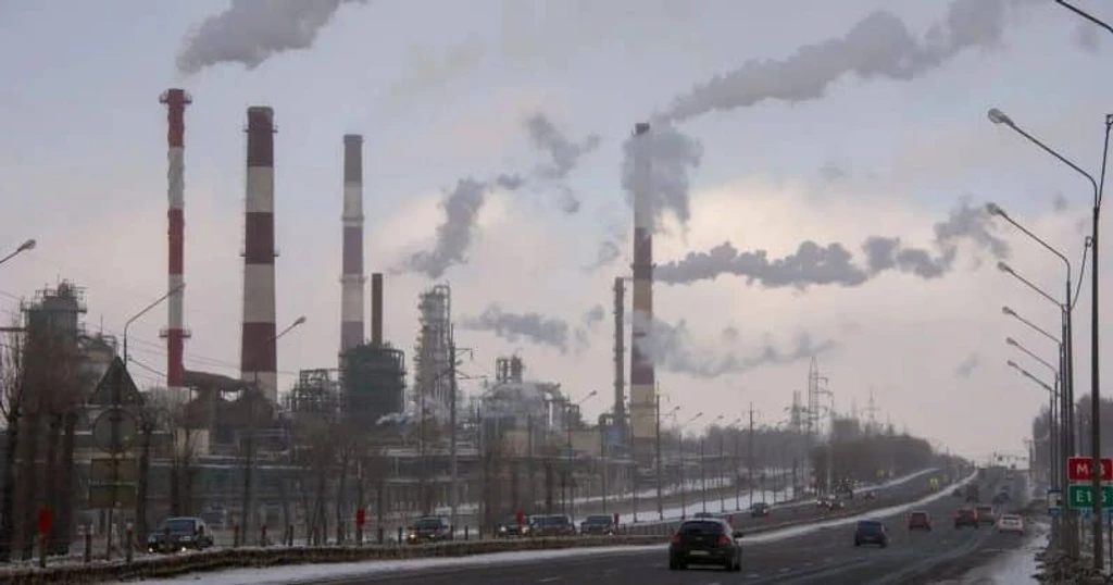 Ukraine Hits Russian Refineries and Tankers in Major Energy Infrastructure Strikes