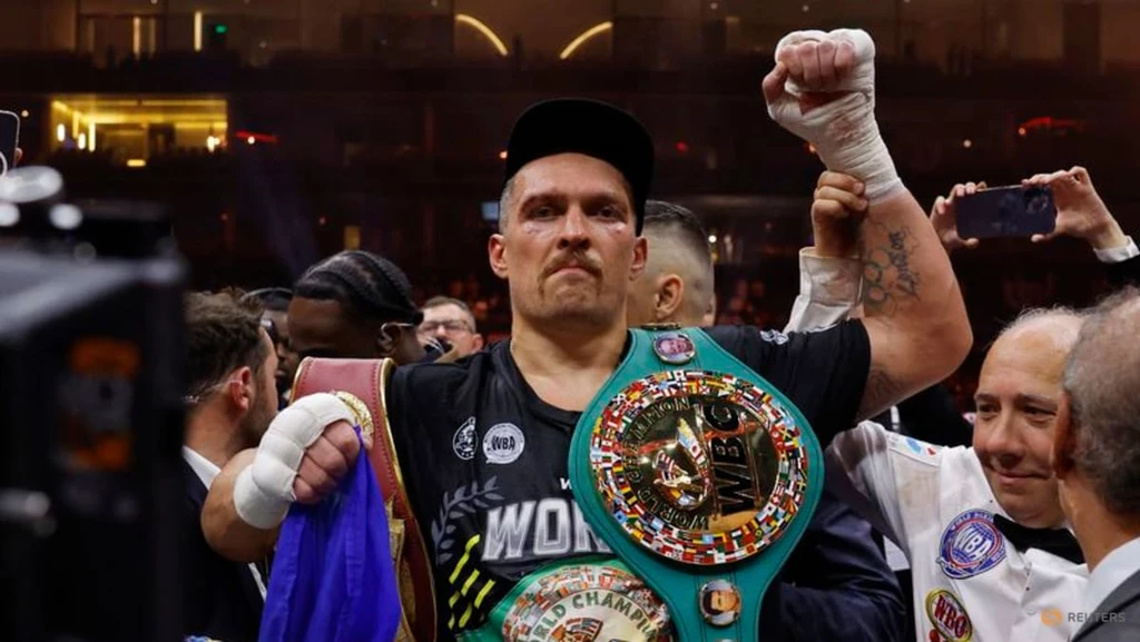 Oleksandr Usyk Vacates Heavyweight Titles, Announces Final Fight