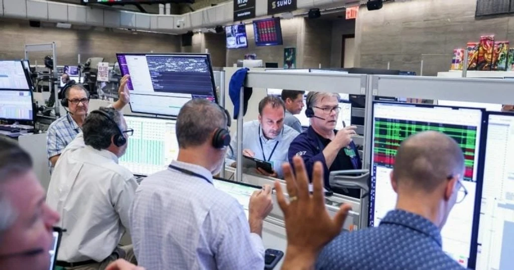 US Stock Futures Tumble After Tech Selloff on Surging Fed Rate Hike Bets