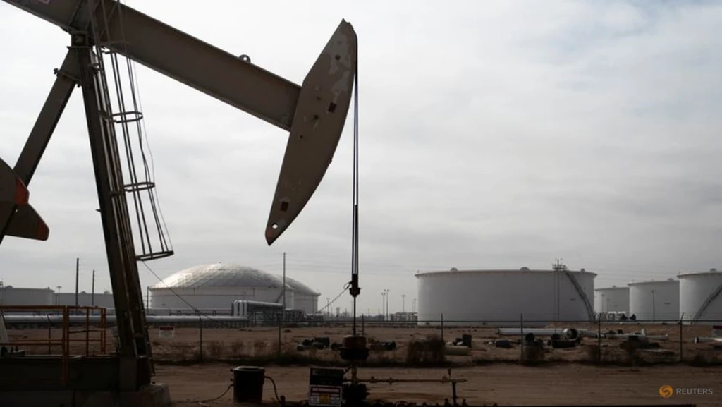 US Crude Prices Drop Amid Geopolitical Supply Concerns