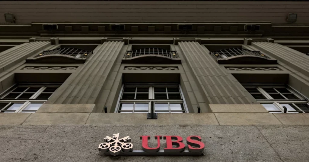 Wealthy Families Quietly Exit U.S. Markets, UBS Report Reveals