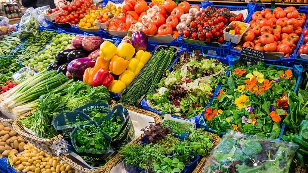 Vegetarian Diets Linked to Lower Cancer Risks in Landmark Study