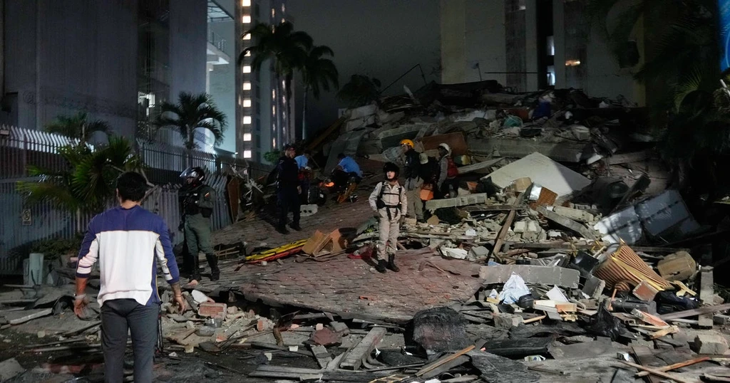 Powerful 7.2 and 7.5 Earthquakes Leave 164 Dead in Venezuela