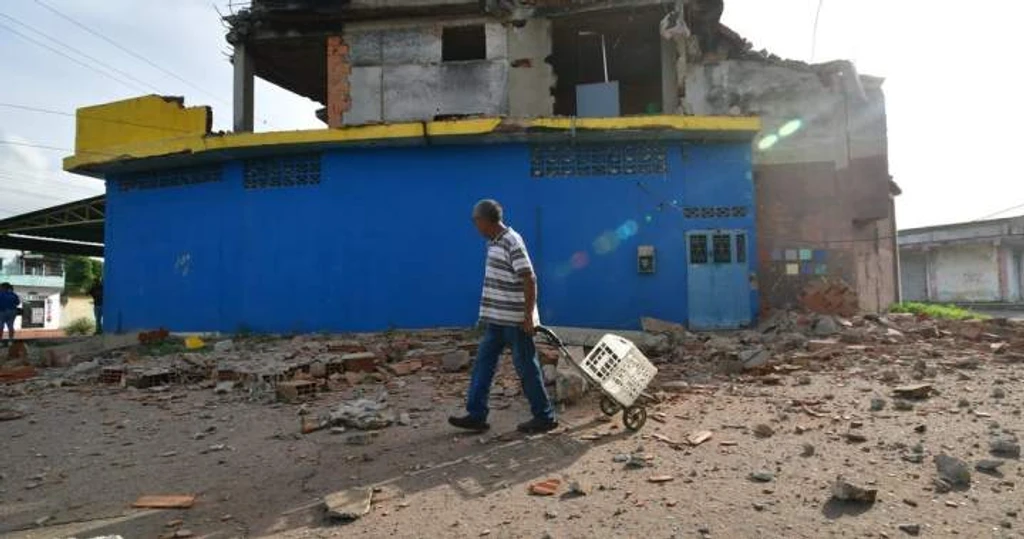 Venezuela Earthquakes Death Toll Reaches 589 as International Rescue Teams Arrive