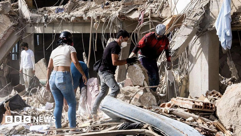 Venezuela Earthquake Death Toll Climbs as Rescue Race Continues