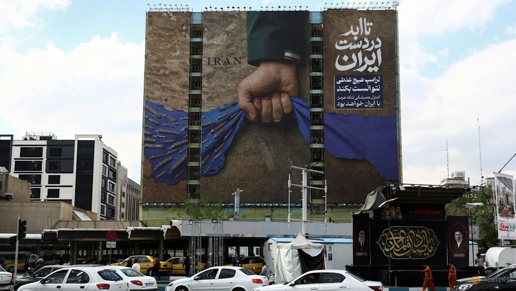 Iran Threatens Gulf Neighbors as US Blockade Deadline Passes
