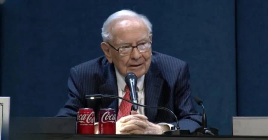 Warren Buffett Eyes Apple Buyback Amid Valuation Concerns