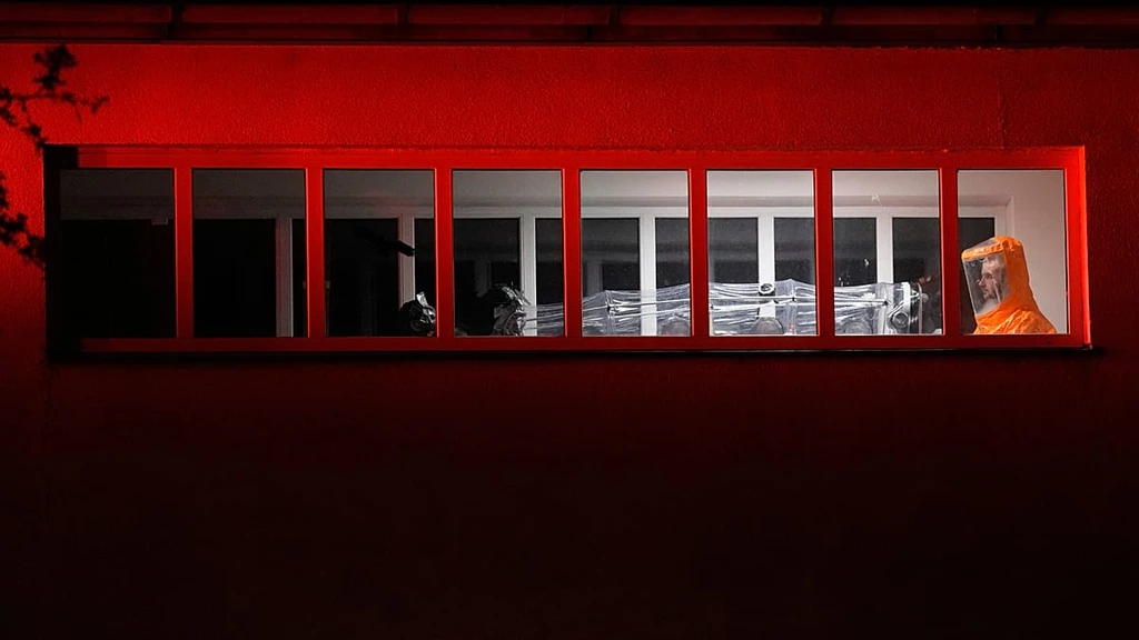 White House Denies Blocking Ebola Doctor's Evacuation