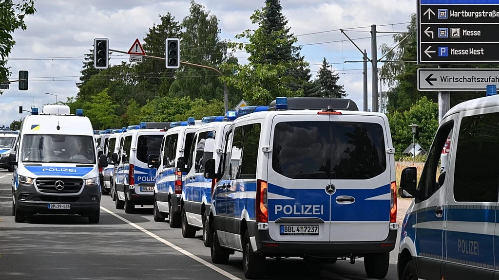 Mass Protests Erupt in Erfurt as German Far-Right AfD Party Holds Conference