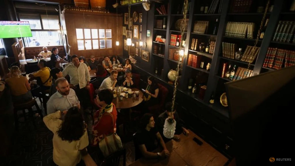 A British Pub in Mexico City Prepares for World Cup Cultural Showdown