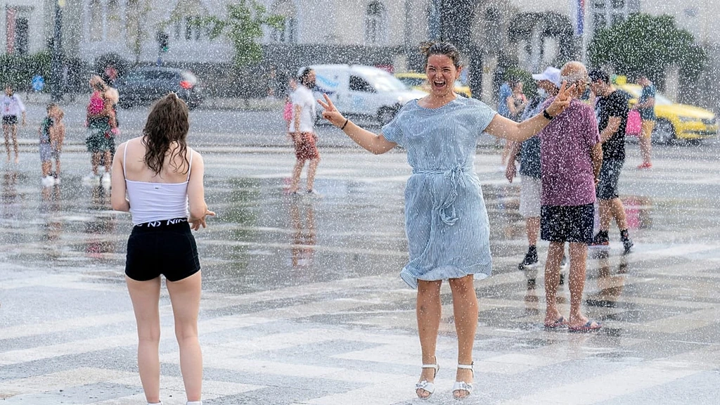 Record Tourism Clashes With Geopolitics and Extreme Weather in 2026